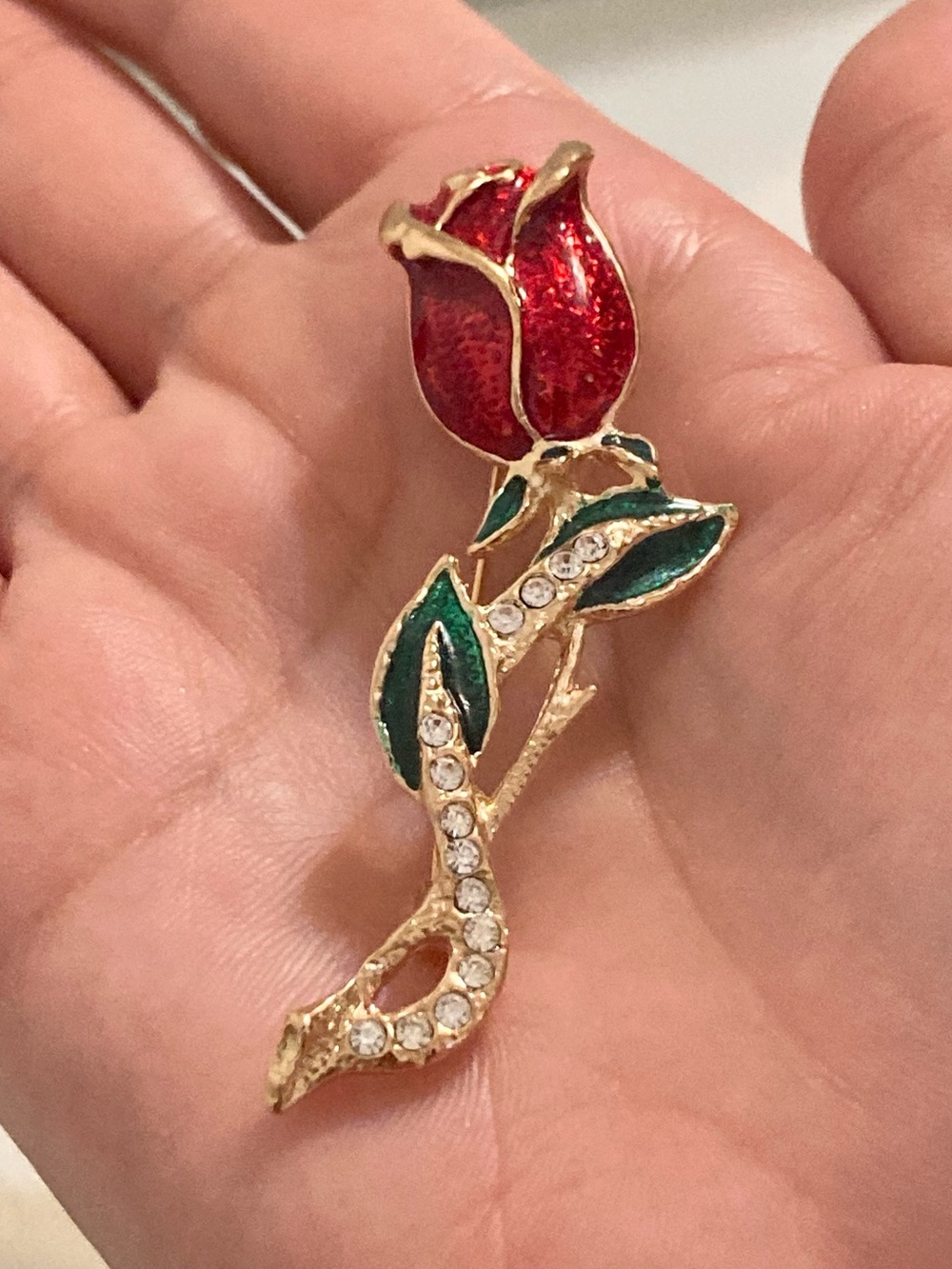 Signed Gold-Tone Red Rose rhinestone Brooch Women Jewelry accessory - Picture 4 of 7